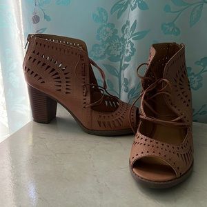 Lace up boots (rue21 etc!)